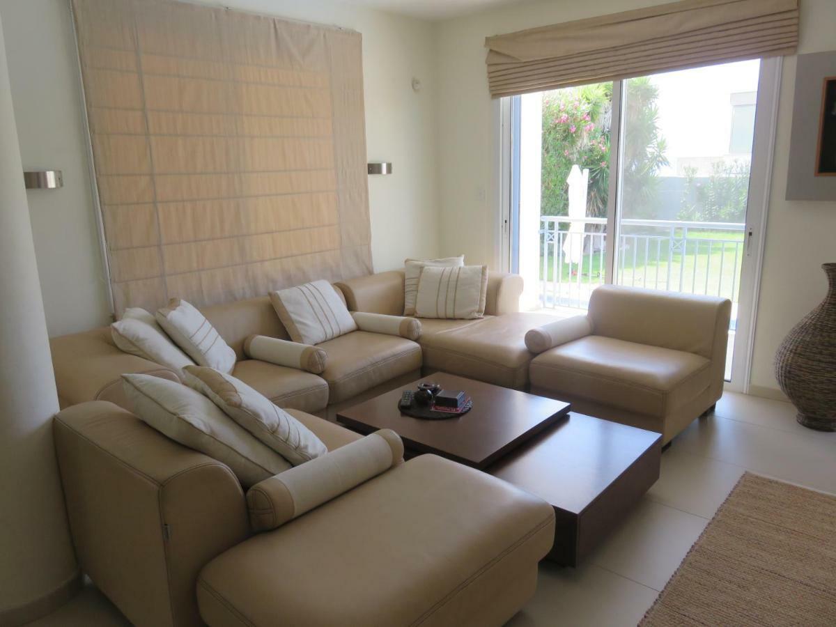 Villa Victoria Paphos ภายนอก รูปภาพ