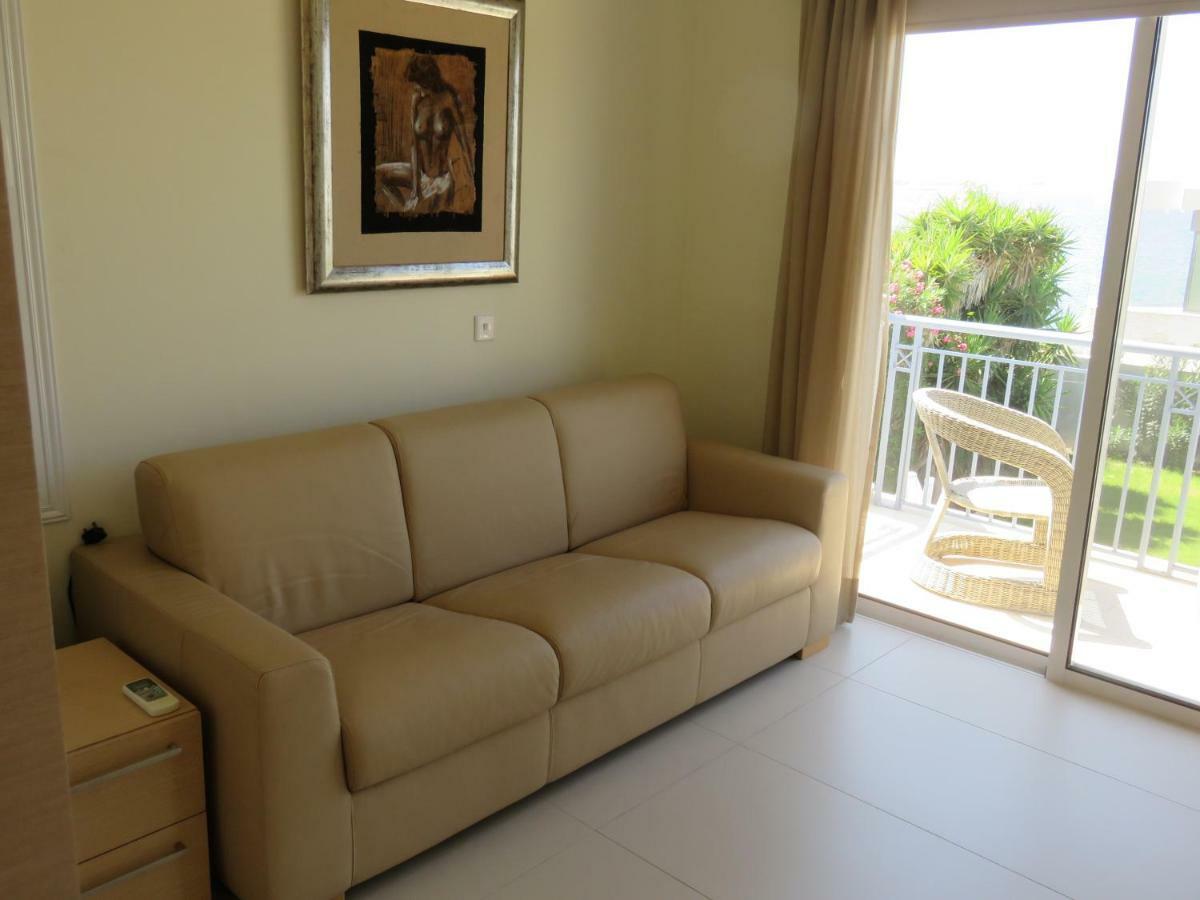 Villa Victoria Paphos ภายนอก รูปภาพ