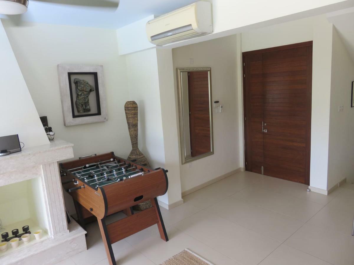 Villa Victoria Paphos ภายนอก รูปภาพ