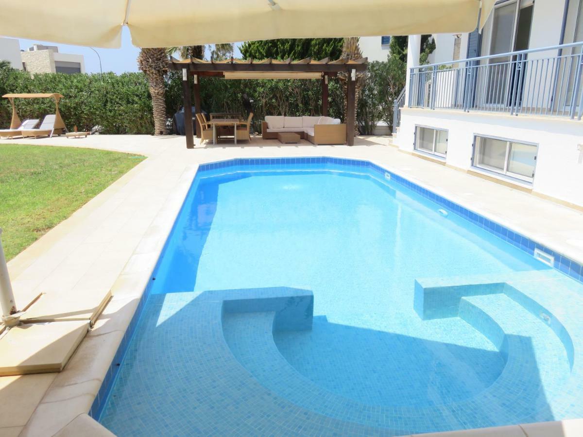 Villa Victoria Paphos ภายนอก รูปภาพ
