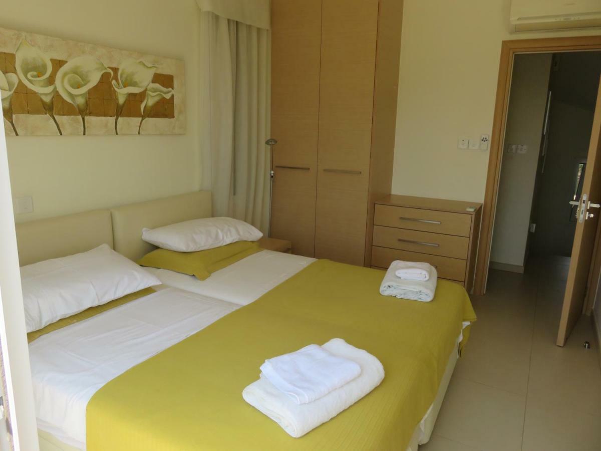 Villa Victoria Paphos ภายนอก รูปภาพ