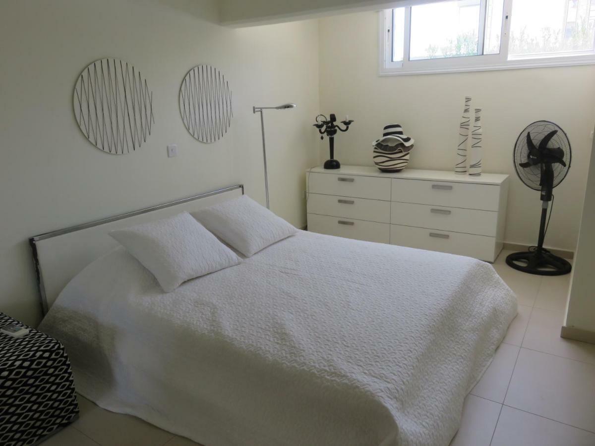 Villa Victoria Paphos ภายนอก รูปภาพ